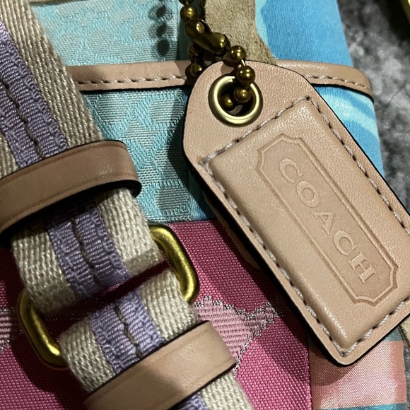 Vintage Coach Patchwork Crossbody Bag 🌸🌱 - Picture 4 of 5